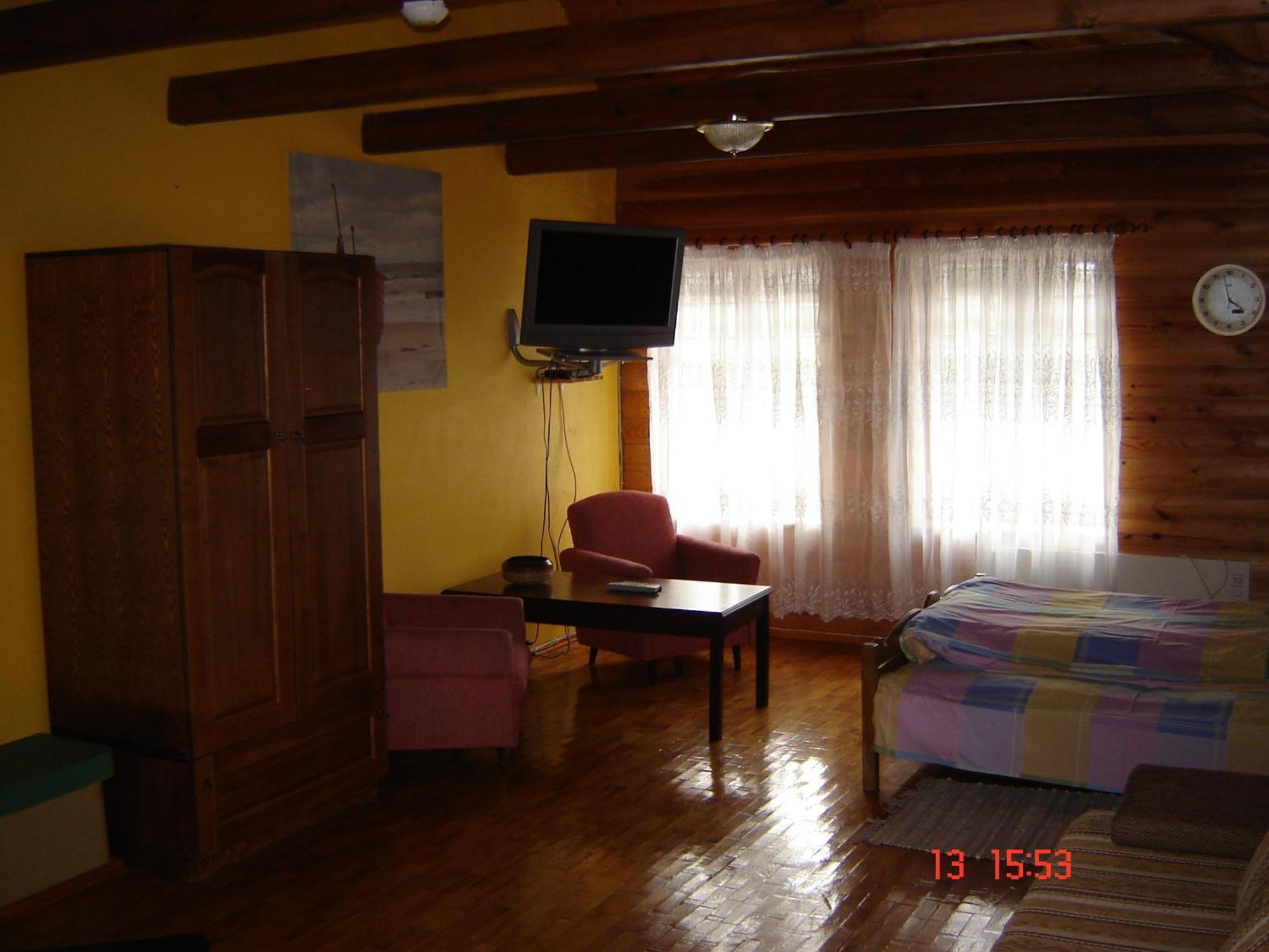 Hotel Viesu Nams Mezu 13 Ventspils Exterior foto